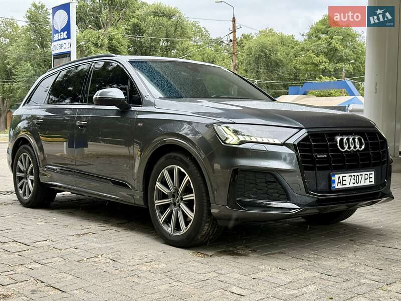 Позашляховик / Кросовер Audi Q7 2021 в Дніпрі