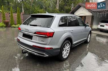 Внедорожник / Кроссовер Audi Q7 2022 в 