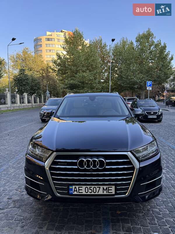 Внедорожник / Кроссовер Audi Q7 2016 в Днепре