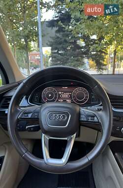 Позашляховик / Кросовер Audi Q7 2016 в 