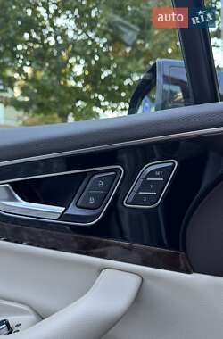 Позашляховик / Кросовер Audi Q7 2016 в 