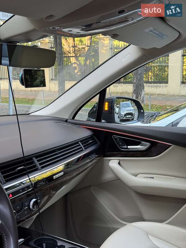 Внедорожник / Кроссовер Audi Q7 2016 в Днепре