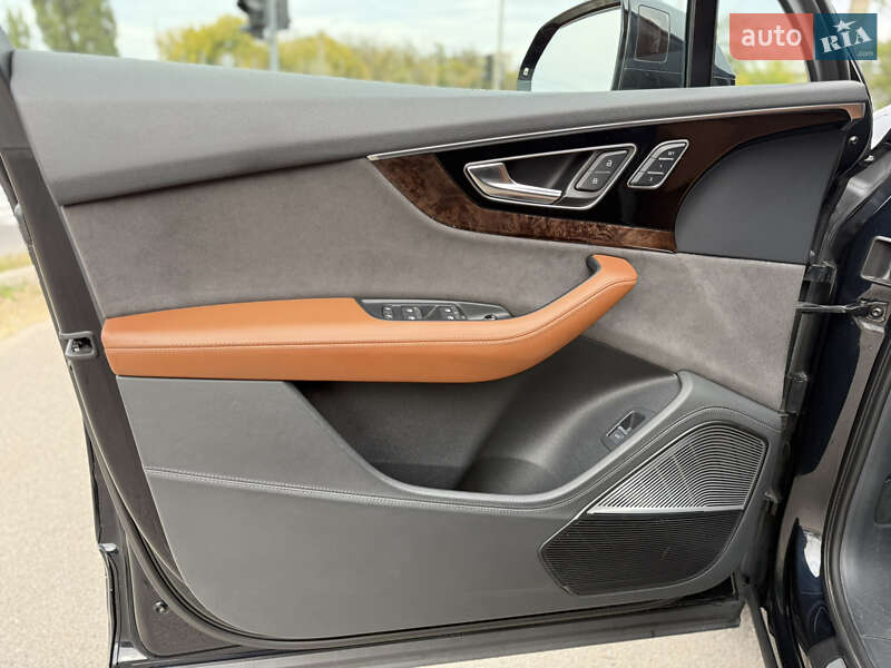 Позашляховик / Кросовер Audi Q7 2016 в Харкові