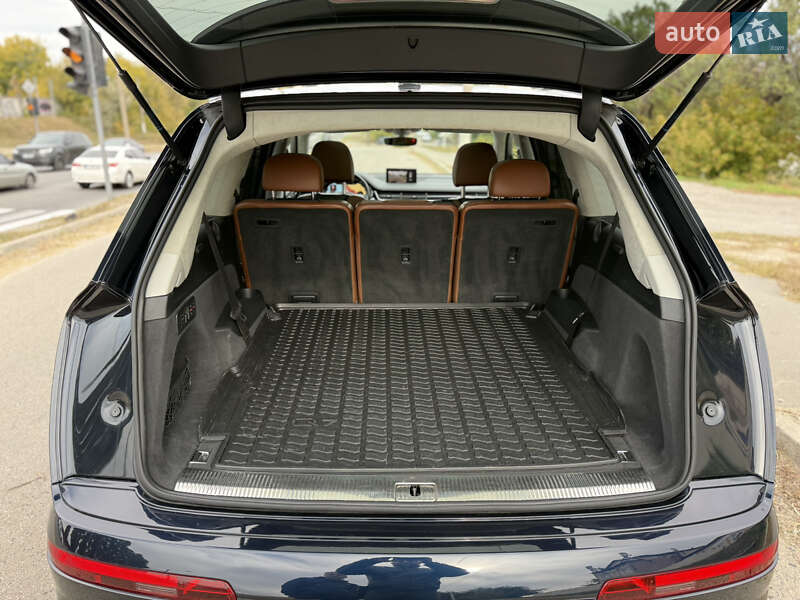 Позашляховик / Кросовер Audi Q7 2016 в Харкові