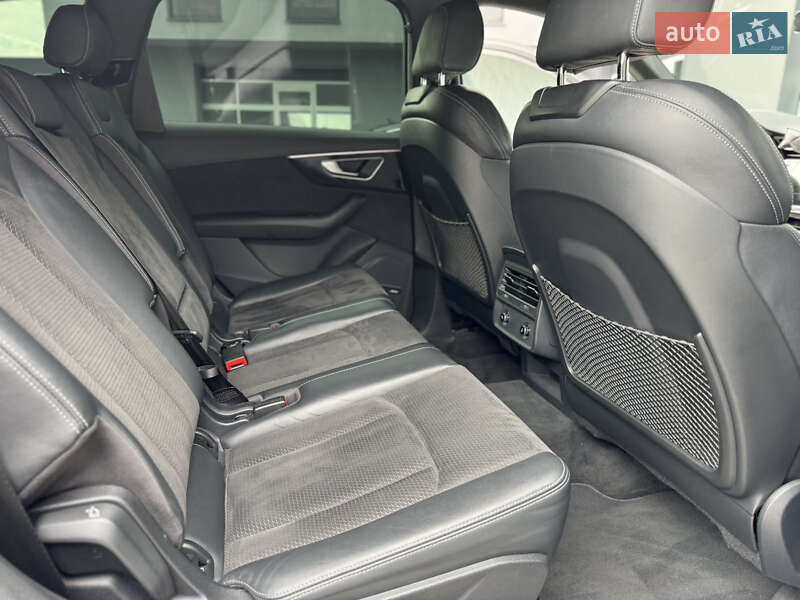 Позашляховик / Кросовер Audi Q7 2020 в Мукачевому