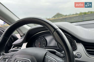 Внедорожник / Кроссовер Audi Q7 2015 в 