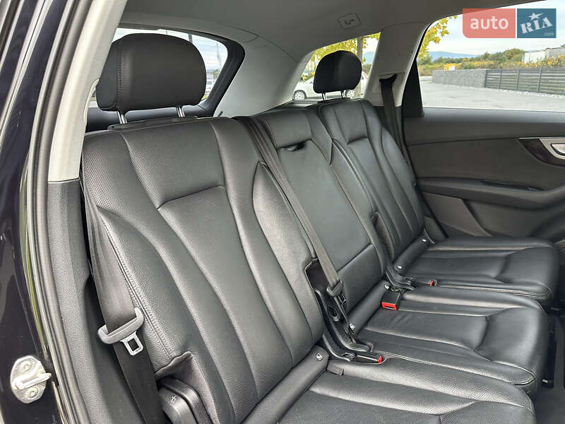Внедорожник / Кроссовер Audi Q7 2015 в Мукачево