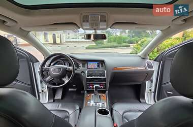 Внедорожник / Кроссовер Audi Q7 2015 в 