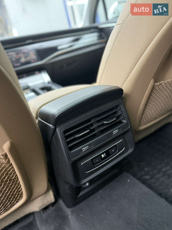 Позашляховик / Кросовер Audi Q7 2021 в Чернівцях