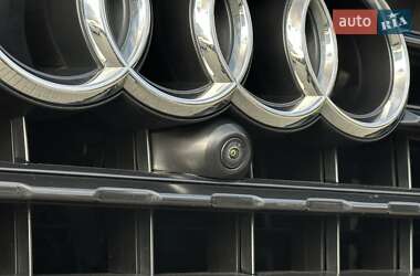 Позашляховик / Кросовер Audi Q7 2017 в 