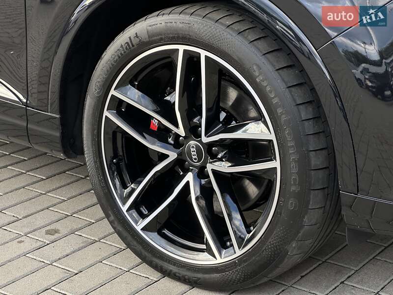 Позашляховик / Кросовер Audi Q7 2017 в Мукачевому