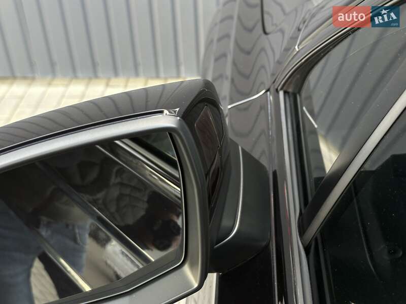 Позашляховик / Кросовер Audi Q7 2017 в Мукачевому