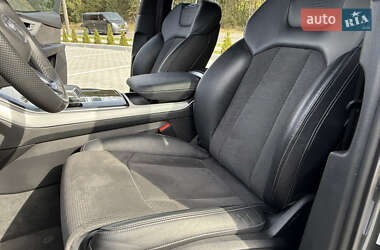 Позашляховик / Кросовер Audi Q7 2021 в 