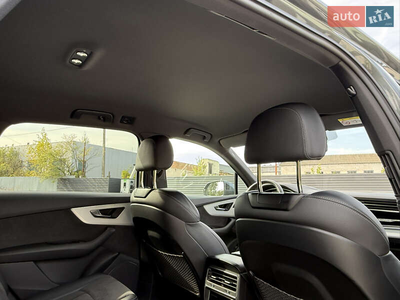 Позашляховик / Кросовер Audi Q7 2021 в Ковелі