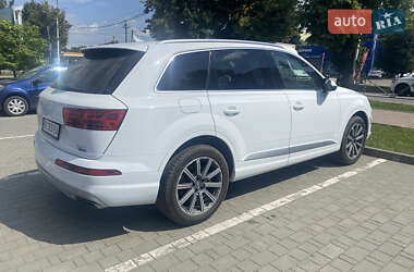 Позашляховик / Кросовер Audi Q7 2017 в 