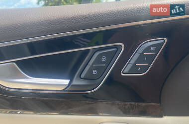 Позашляховик / Кросовер Audi Q7 2017 в 