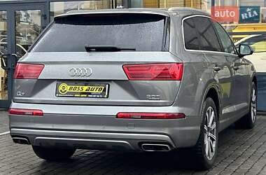 Внедорожник / Кроссовер Audi Q7 2016 в 