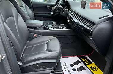Внедорожник / Кроссовер Audi Q7 2016 в 
