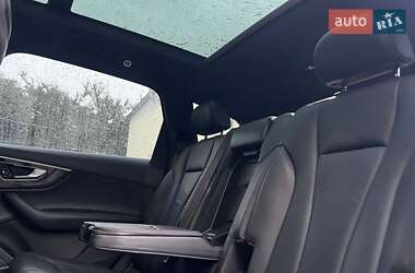 Внедорожник / Кроссовер Audi Q7 2016 в 
