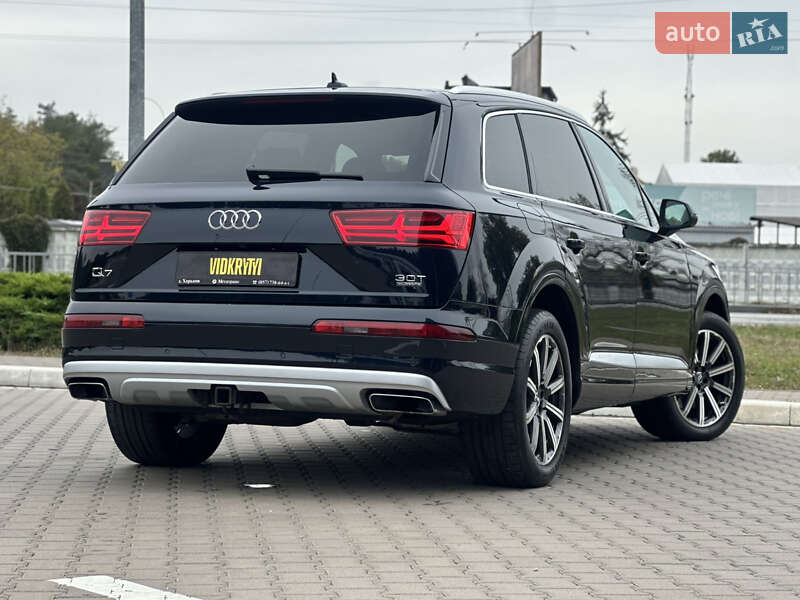 Позашляховик / Кросовер Audi Q7 2016 в Києві