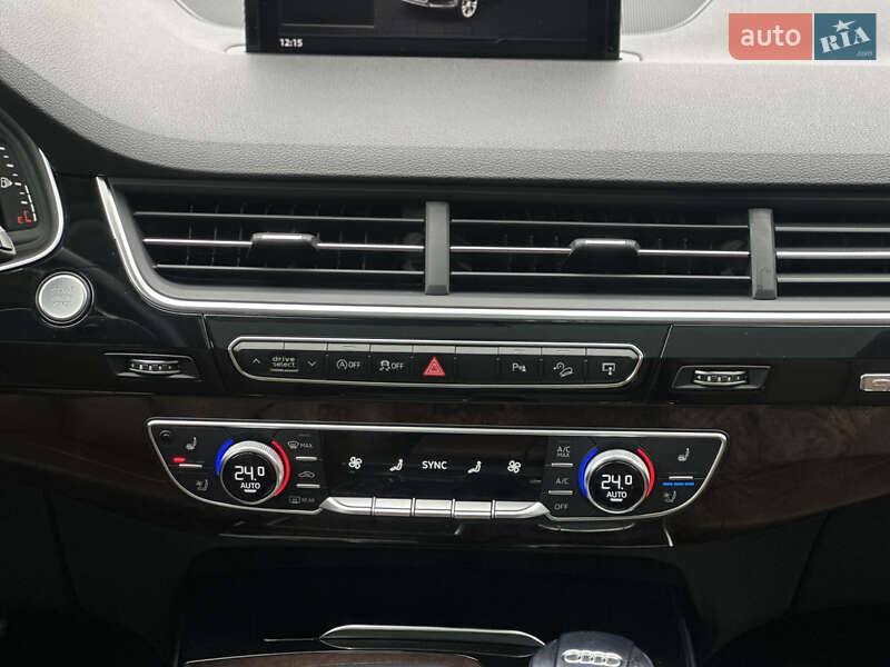 Позашляховик / Кросовер Audi Q7 2016 в Києві