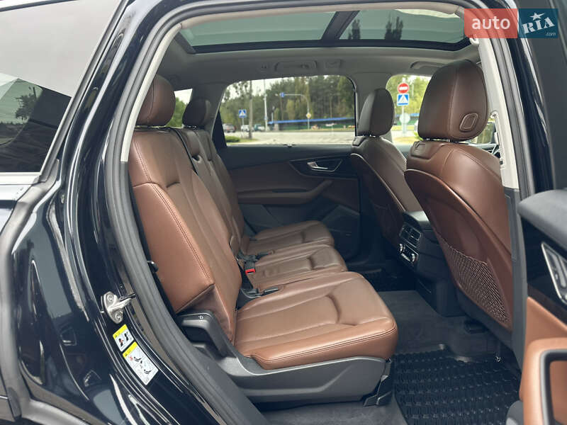 Позашляховик / Кросовер Audi Q7 2016 в Києві