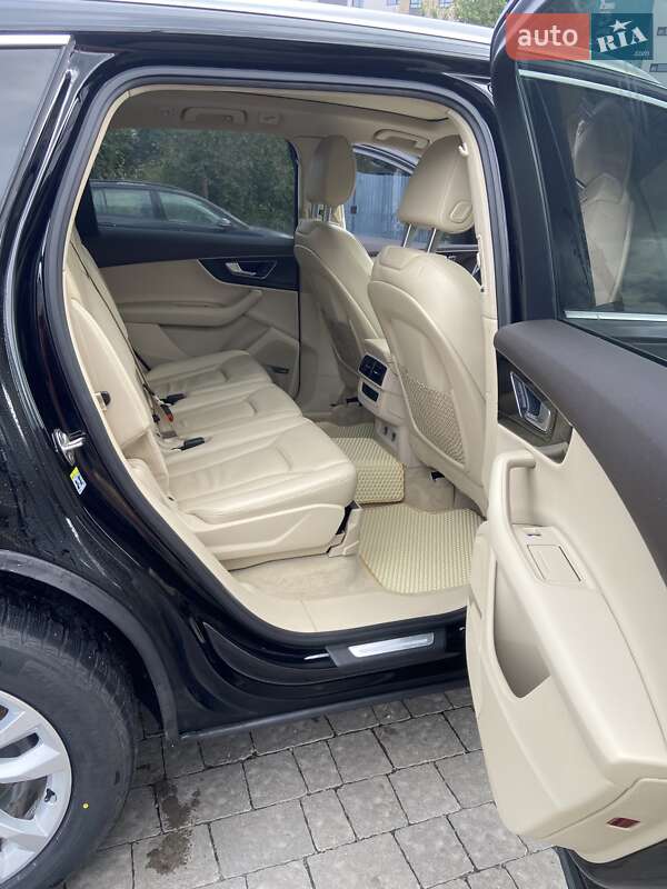 Позашляховик / Кросовер Audi Q7 2019 в Львові