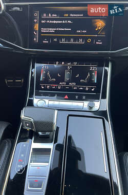 Позашляховик / Кросовер Audi Q7 2020 в 