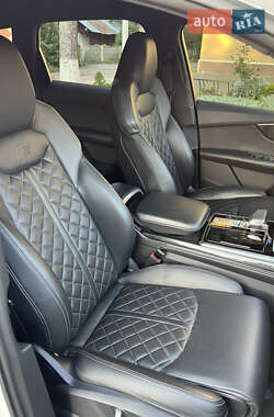 Позашляховик / Кросовер Audi Q7 2020 в 