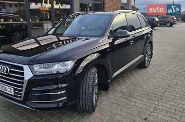 Позашляховик / Кросовер Audi Q7 2017 в Луцьку