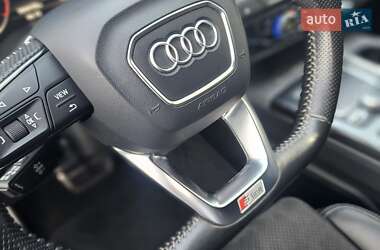 Внедорожник / Кроссовер Audi Q7 2017 в 