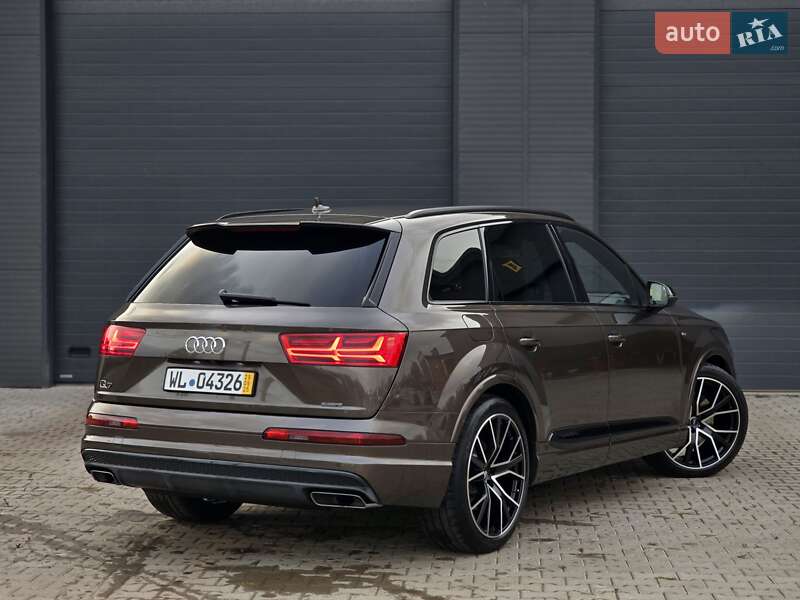 Позашляховик / Кросовер Audi Q7 2016 в Рівному