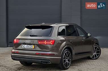 Внедорожник / Кроссовер Audi Q7 2016 в 
