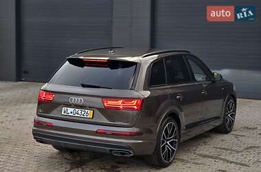 Внедорожник / Кроссовер Audi Q7 2016 в 
