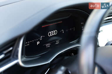 Позашляховик / Кросовер Audi Q7 2022 в 