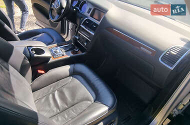 Позашляховик / Кросовер Audi Q7 2012 в 