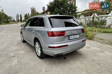 Позашляховик / Кросовер Audi Q7 2016 в 