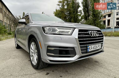 Позашляховик / Кросовер Audi Q7 2016 в 