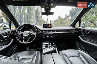 Позашляховик / Кросовер Audi Q7 2016 в 