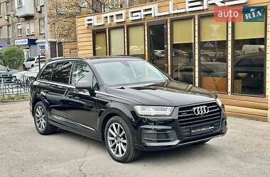 Позашляховик / Кросовер Audi Q7 2018 в 