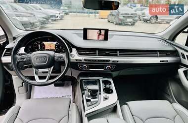 Позашляховик / Кросовер Audi Q7 2018 в 