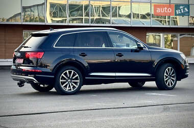 Внедорожник / Кроссовер Audi Q7 2018 в 