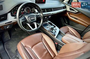 Внедорожник / Кроссовер Audi Q7 2018 в 