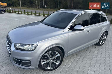 Внедорожник / Кроссовер Audi Q7 2018 в 
