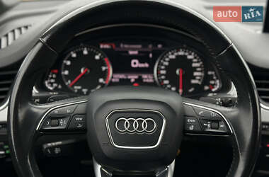 Позашляховик / Кросовер Audi Q7 2017 в 