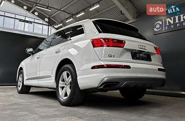 Внедорожник / Кроссовер Audi Q7 2018 в 