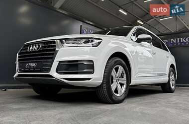 Внедорожник / Кроссовер Audi Q7 2018 в 