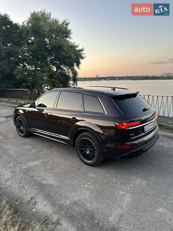 Позашляховик / Кросовер Audi Q7 2020 в Львові