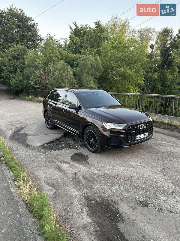 Позашляховик / Кросовер Audi Q7 2020 в Львові
