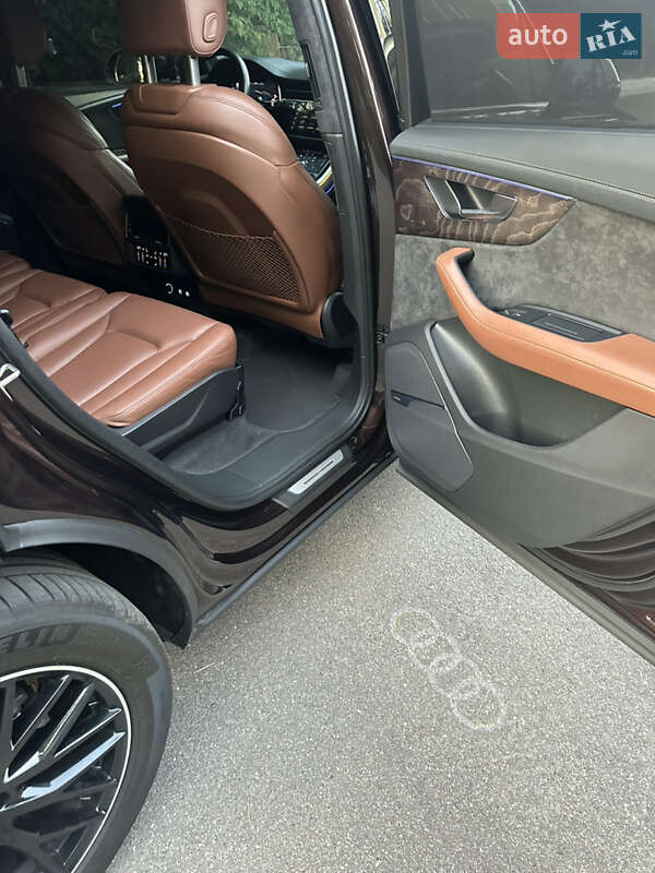 Позашляховик / Кросовер Audi Q7 2020 в Львові